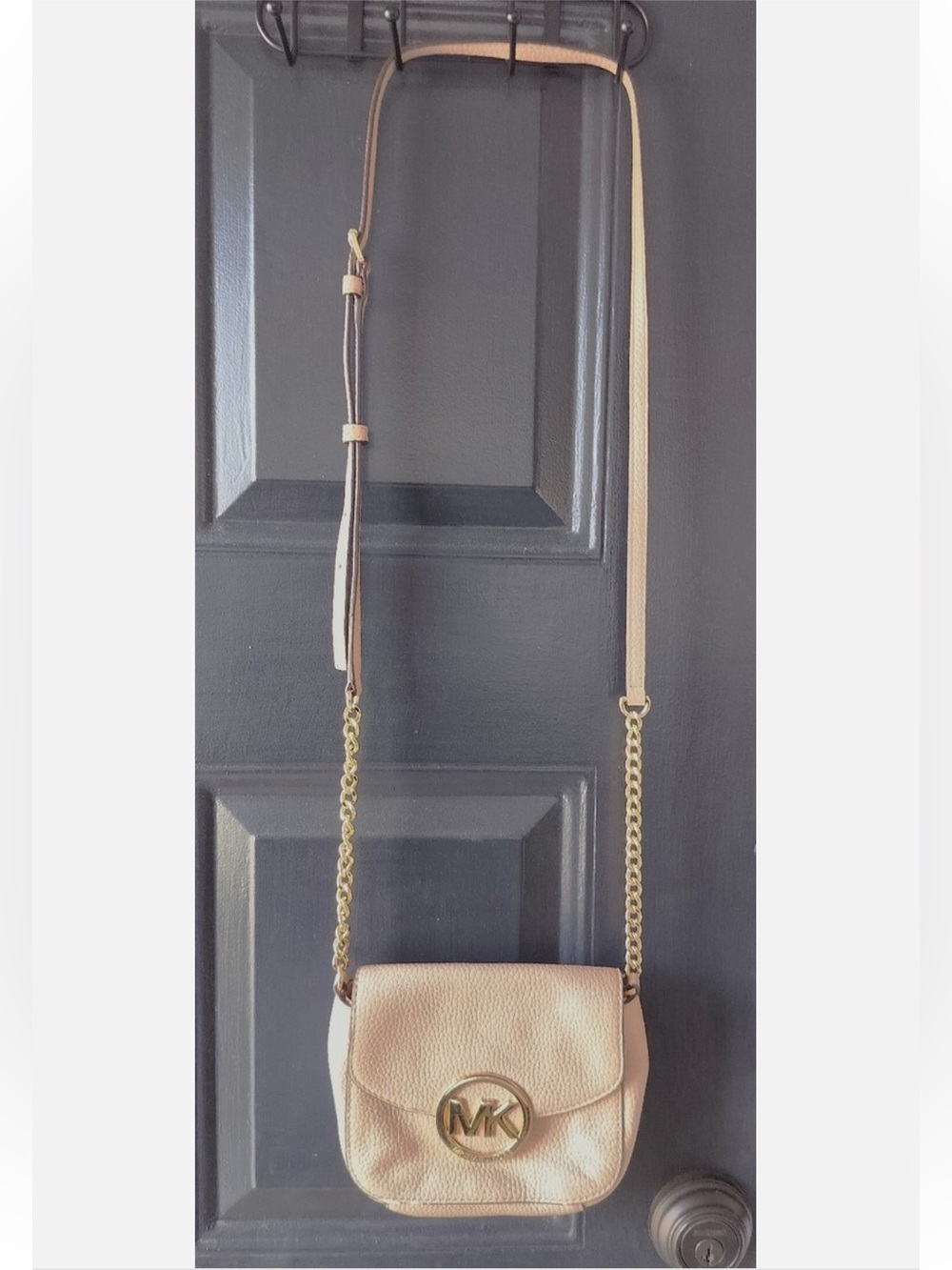 Chestnut Micheal kors small purse with gold chain accents